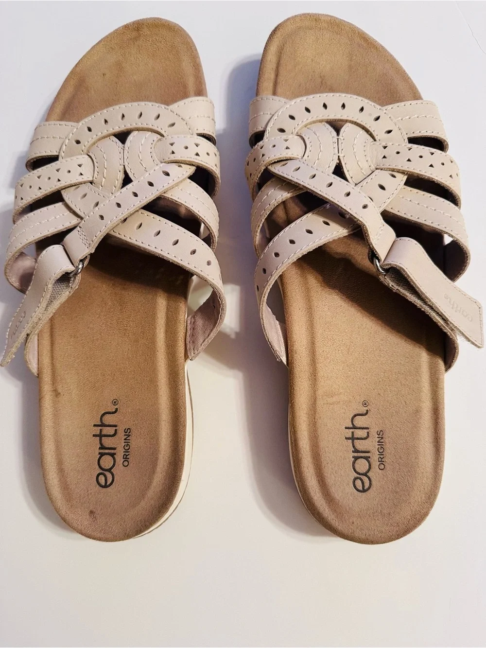 Earth Origins Women's 12M Tall Beige Slide Sandals
